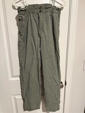 Universal Olive Green Cargo Paperbag Waist Pants